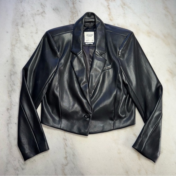 Abercrombie & Fitch Womens Medium Black Faux Leather Cropped Blazer Jacket EUC - Picture 7 of 12